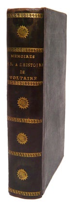 Item #17924 Mémoires pour servir à l'histoire de M. de Voltaire, dans lesquels on trouvera...