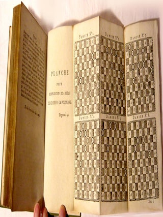 Les Quatre jeux de Dames, Polonais, Égyptien, Échecs, et à trois personnes; avec les damiers et pions nécessaires: ainsi qu'une méthode générale pour varier les jeux de dames à l'infini. Suivis d'un volume de planches...
